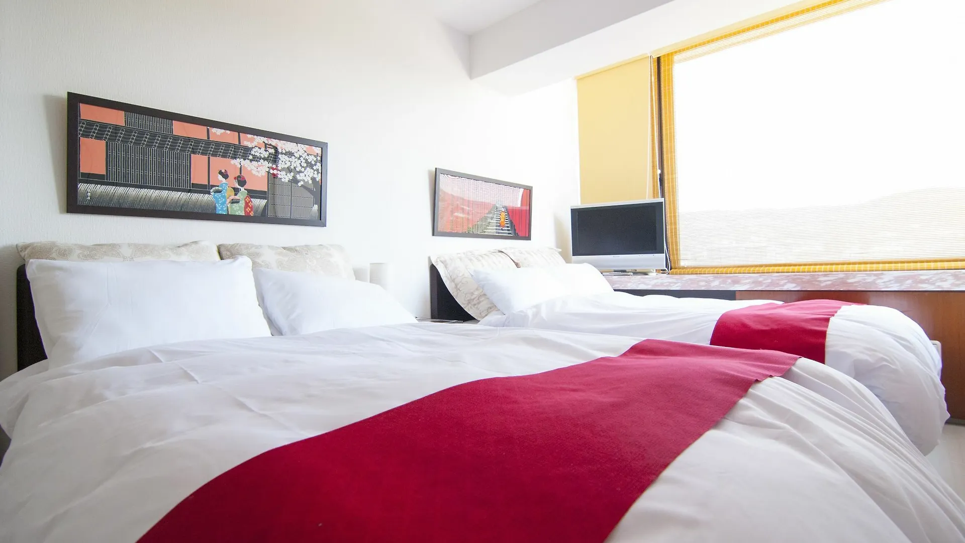 Kamogawa Riverside Guesthouse Kyoto