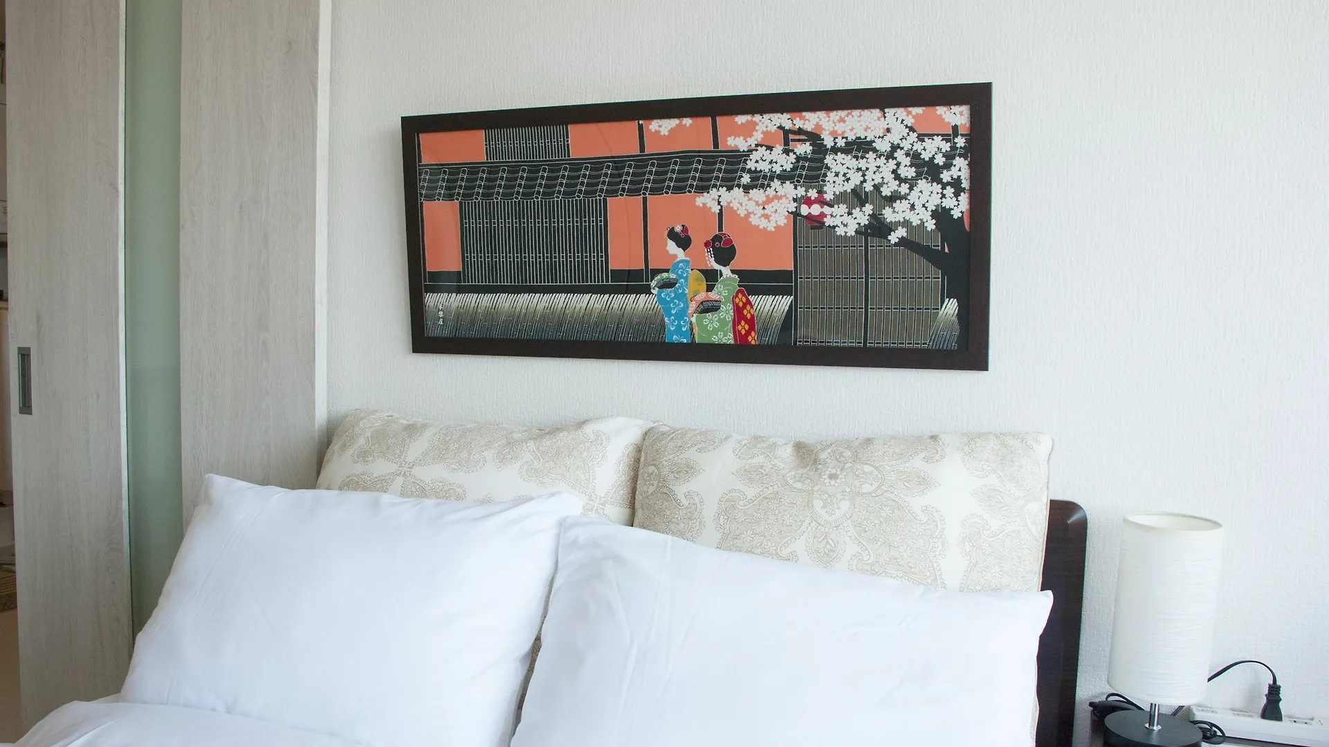 Kamogawa Riverside Guesthouse Kyoto Japan
