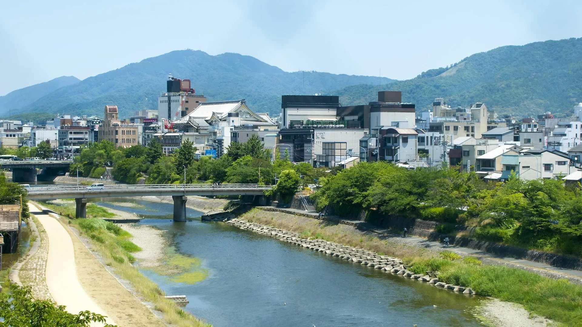 Kamogawa Riverside Guesthouse Kyoto Apartment